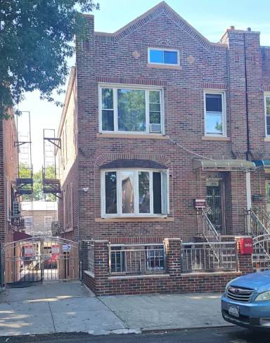 Main picture of 1954 Powell Ave