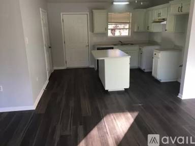 Main picture of 2407 Lake Park Ln