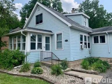 Main picture of 5923 Century Ave