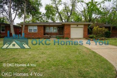 Main picture of 2612 Manchester Dr