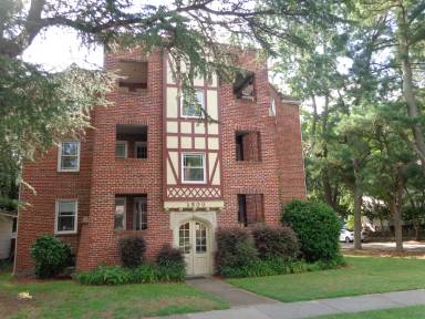 Main picture of 4800 Colonial Ave