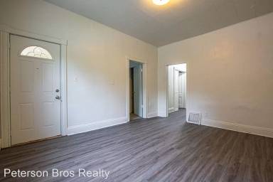 Main picture of 3125 S St