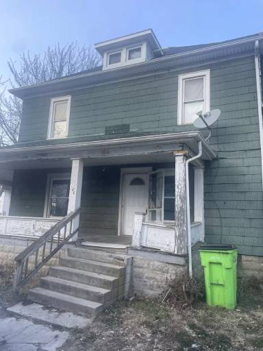 Main picture of 106 Taft Blvd