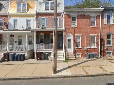 Main picture of 2217 N Tatnall St