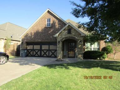 Main picture of 3604 NE Willow Way