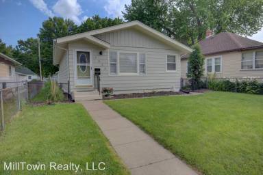 Main picture of 1823 Cody St