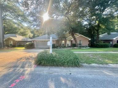 Main picture of 302 Branch Hill Park