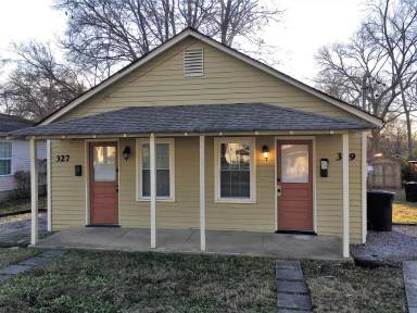 Main picture of 405 Granbury St