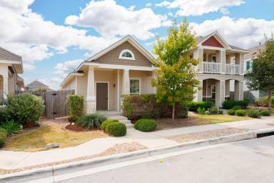 Main picture of 158 Wainscot Oak Way