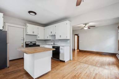 Main picture of 2723 Hennepin Ave
