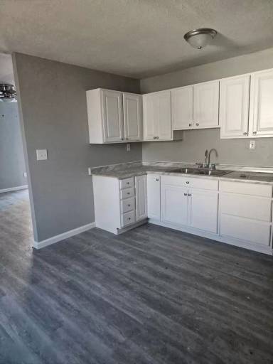 Main picture of 24 Leonard Dr