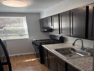 Main picture of 1560 27th St SE