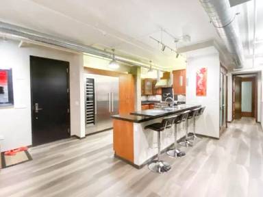 Main picture of 720 Kapiolani Blvd