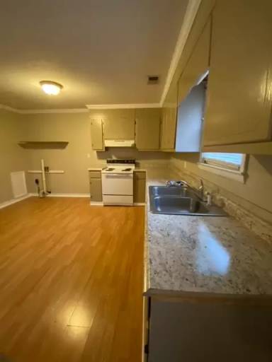 Main picture of 711 Meredith Ct