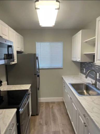 Main picture of 830 E Tiffany Dr