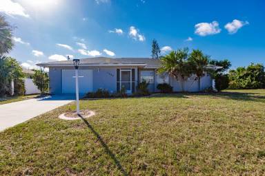 Main picture of 11065 Waterford Ave
