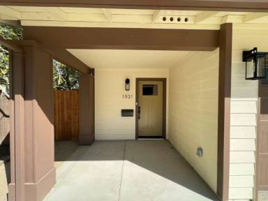 Main picture of 1931 55th St