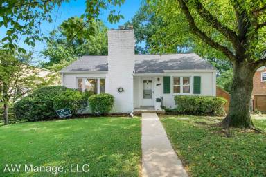 Main picture of 4519 Everett St