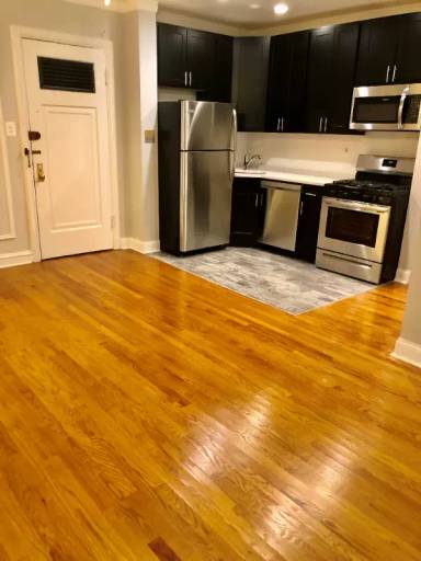 Main picture of 2351 W Wilson Ave