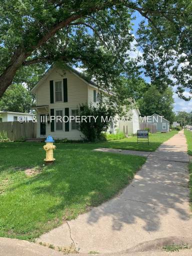Main picture of 633 S Elm St