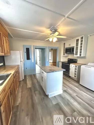 Main picture of 50 Pine St