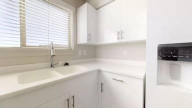 Main picture of 1055 W 1033 N