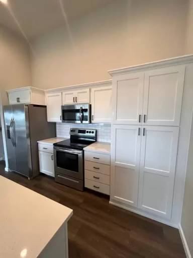 Main picture of 770 United Dr