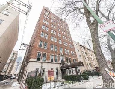 Main picture of 940 Winona