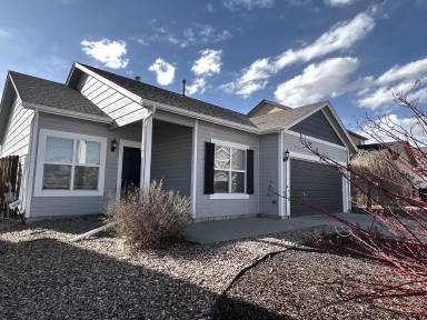 Main picture of 1924 Lillian Way