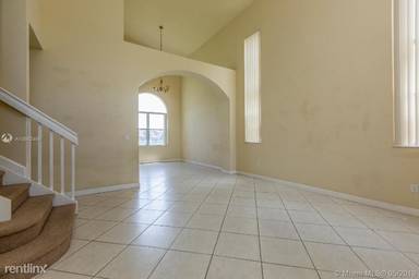 Main picture of 3730 NE 15th St