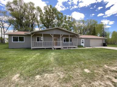 Main picture of 6 Cedar Dr