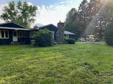 Main picture of 5 Pine St