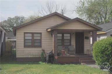 Main picture of 711 W 46th St
