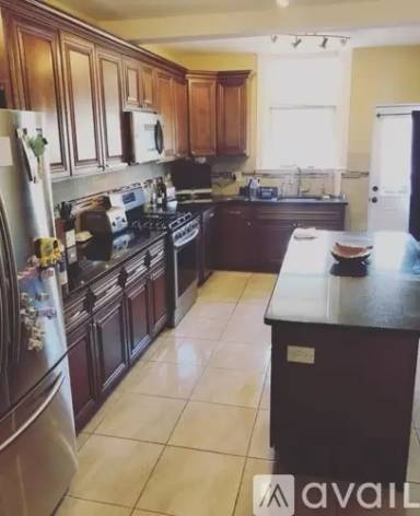 Main picture of 554 W Clapier St