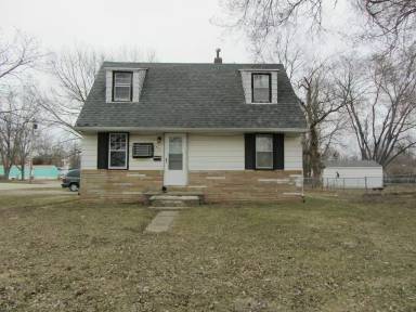 Main picture of 820 Adrian St