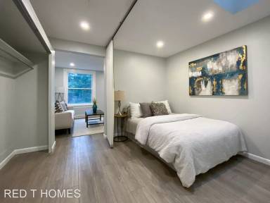 Main picture of 124 W Bayaud Ave