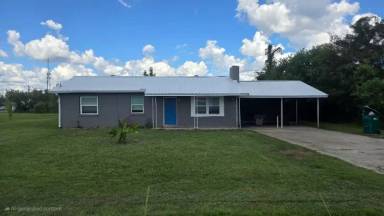 Main picture of 2413 E 16th Ct