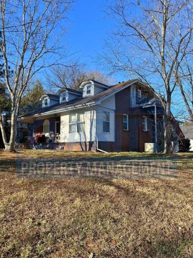 Main picture of 225 20th St NE