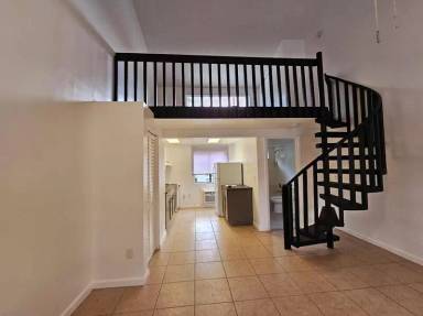 Main picture of 2154 Bradford St