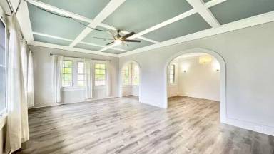 Main picture of 2504 Rainbow Dr