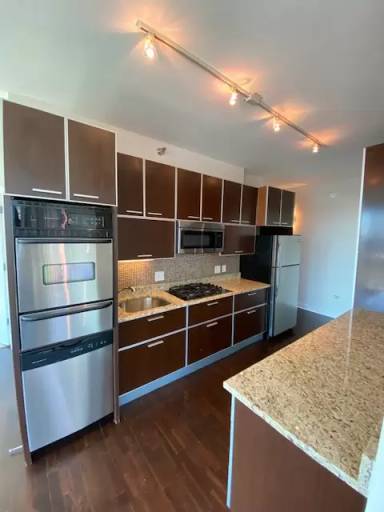 Main picture of 660 W Wayman St