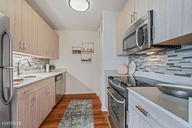 Main picture of 400 N Kingsbury St