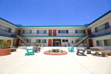Main picture of 2720 Broadway