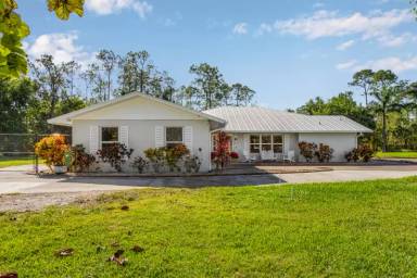 Main picture of 2950 Coach House Ln