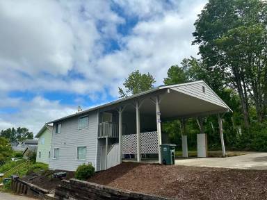 Main picture of 2023 Yew St