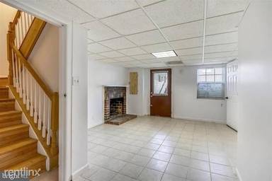 Main picture of 17 Tynewick Ct