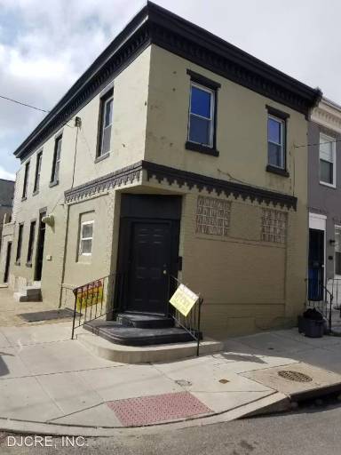 Main picture of 1454 S Chadwick St