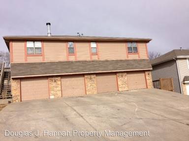 Main picture of 8702 NW 82nd Ter