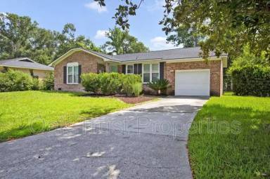 Main picture of 220 Cornell Dr