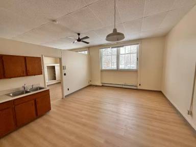 Main picture of 181 Main St